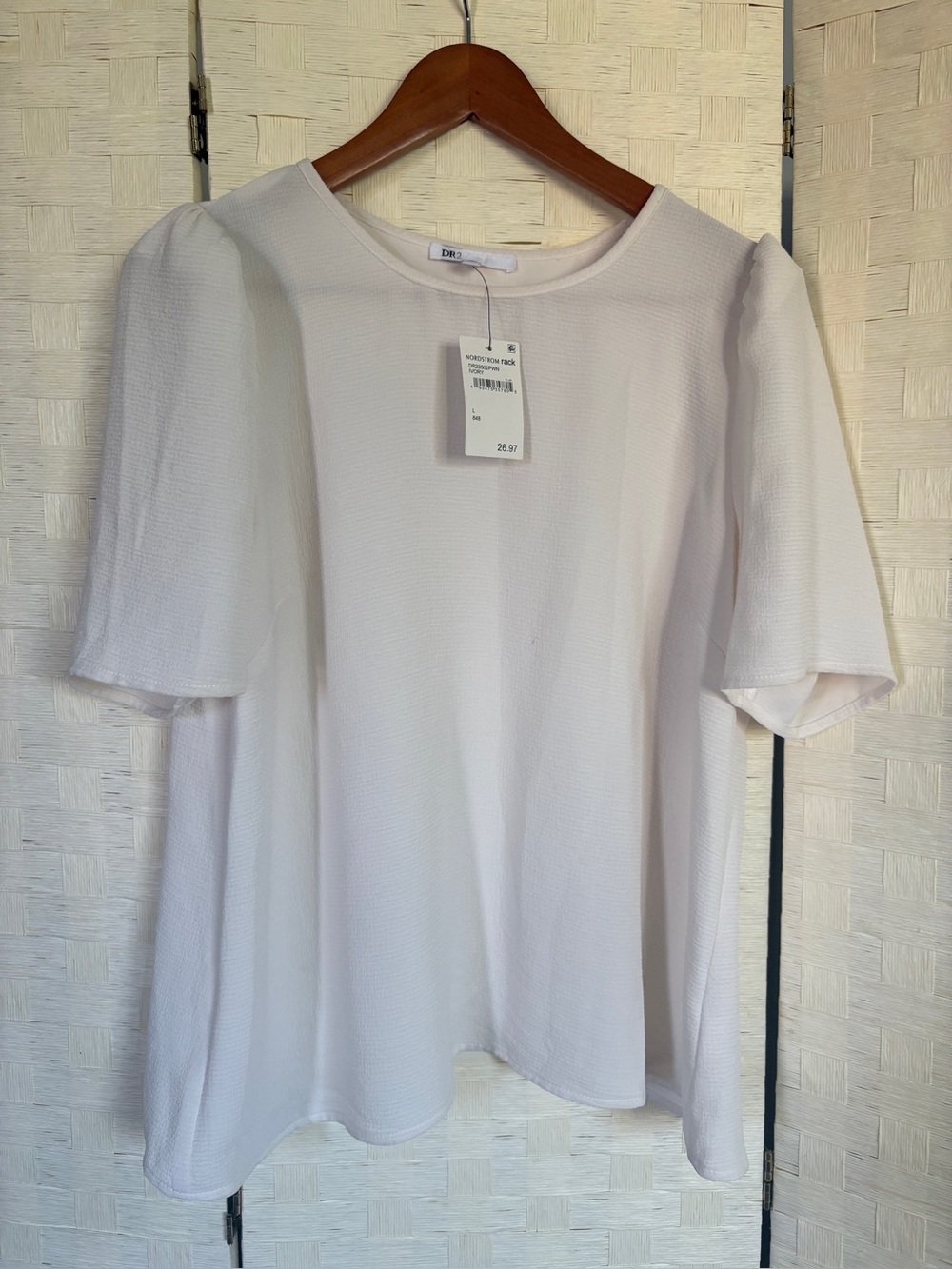 DR2 Women blouse textured Size Large Ivory Open Back